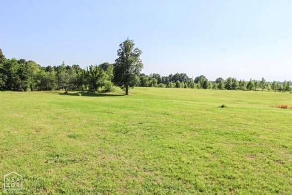 5 Acres of Residential Land with Home for Sale in Jonesboro, Arkansas