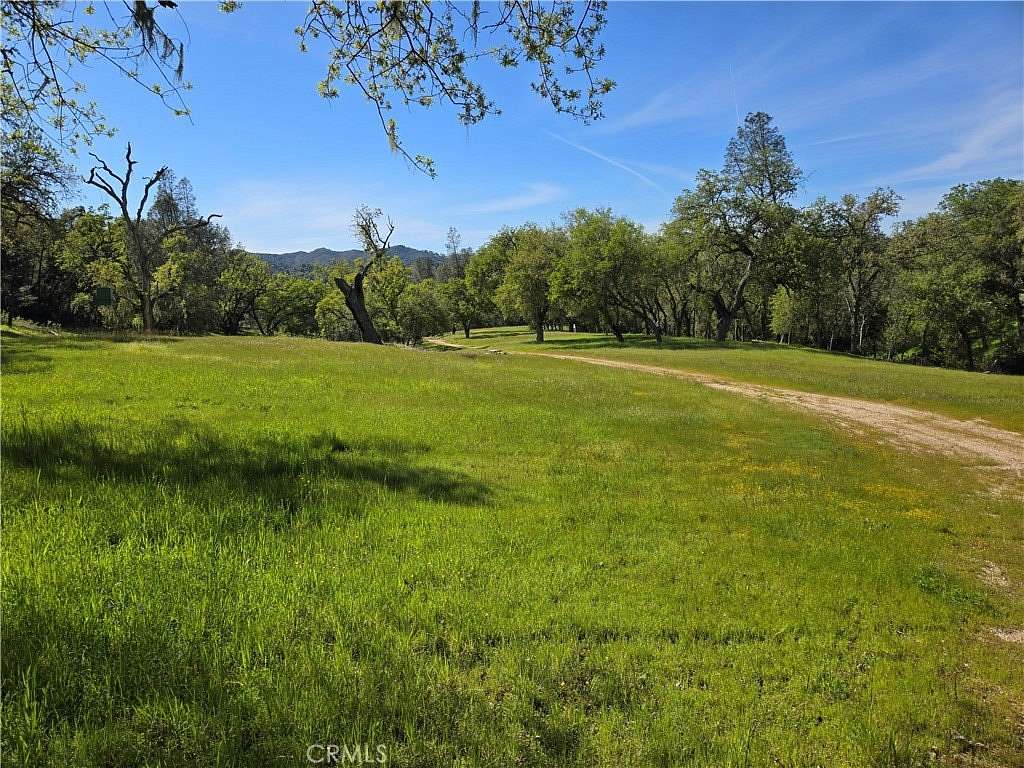 10 Acres of Land for Sale in Paso Robles, California