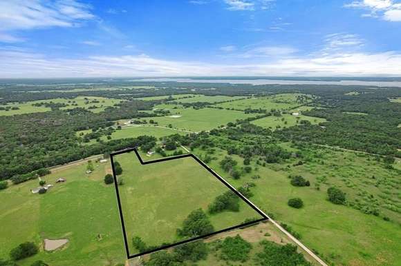 11.7 Acres of Land for Sale in Streetman, Texas