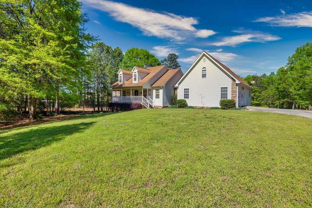 5 Acres of Residential Land with Home for Sale in Monroe, Georgia