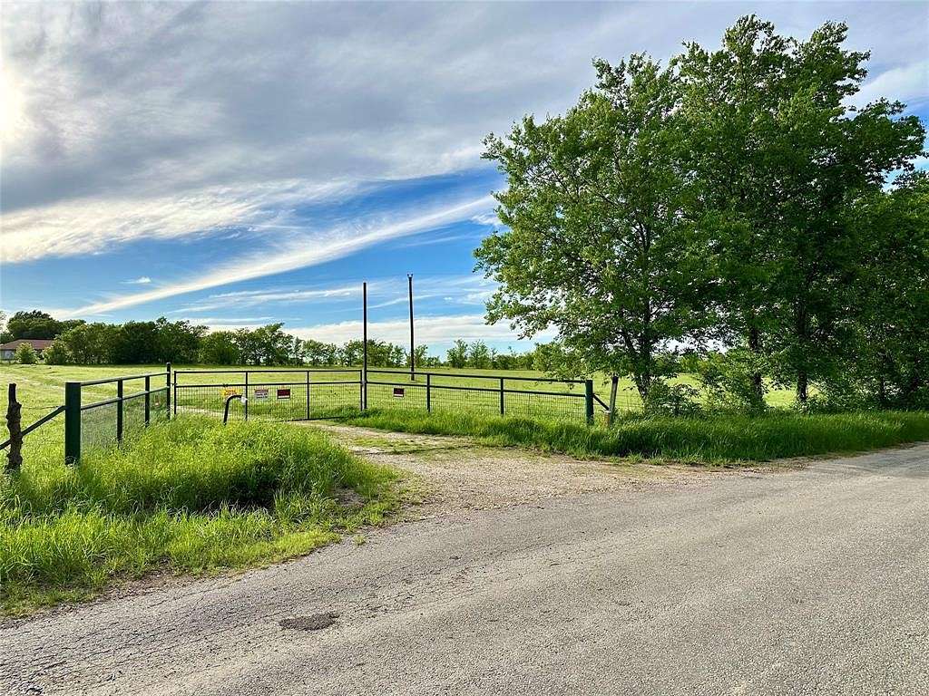 1.1 Acres of Residential Land for Sale in Sanger, Texas