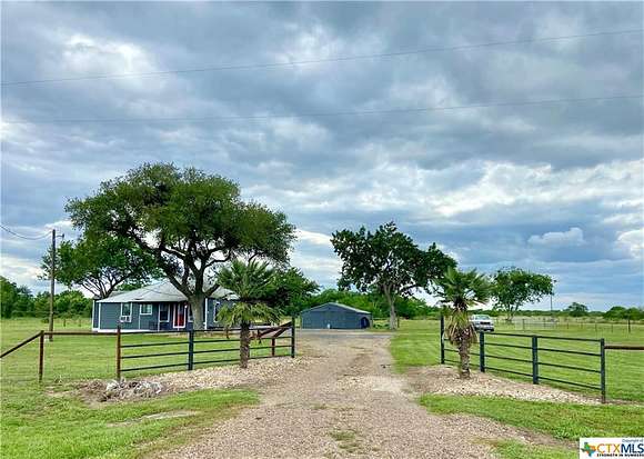 5.824 Acres of Residential Land with Home for Sale in Victoria, Texas
