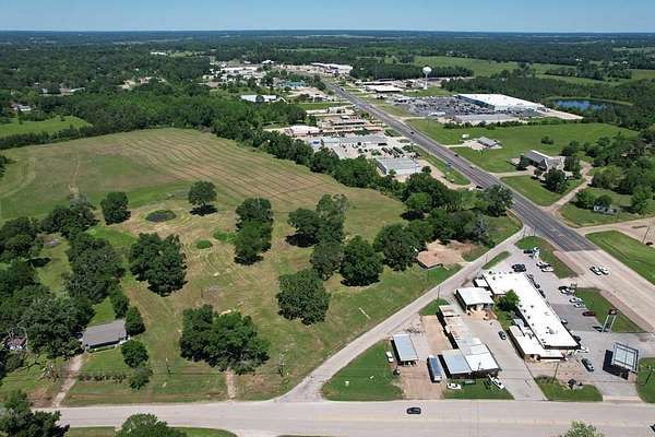 23.7 Acres of Mixed-Use Land for Lease in Crockett, Texas