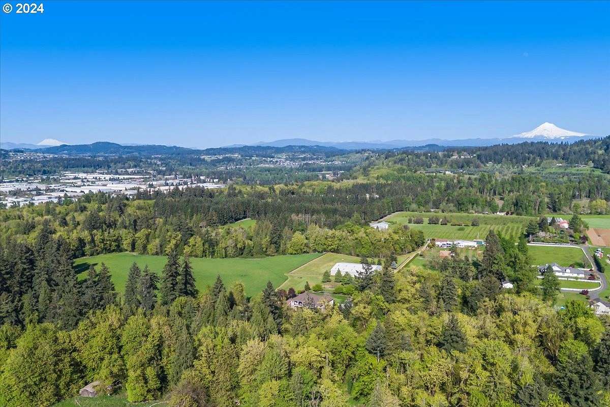 26.4 Acres of Agricultural Land with Home for Sale in Oregon City, Oregon
