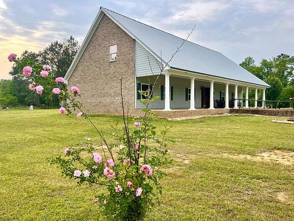 30 Acres of Land with Home for Sale in Brookhaven, Mississippi