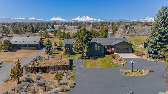 4.9 Acres of Residential Land with Home for Sale in Sisters, Oregon