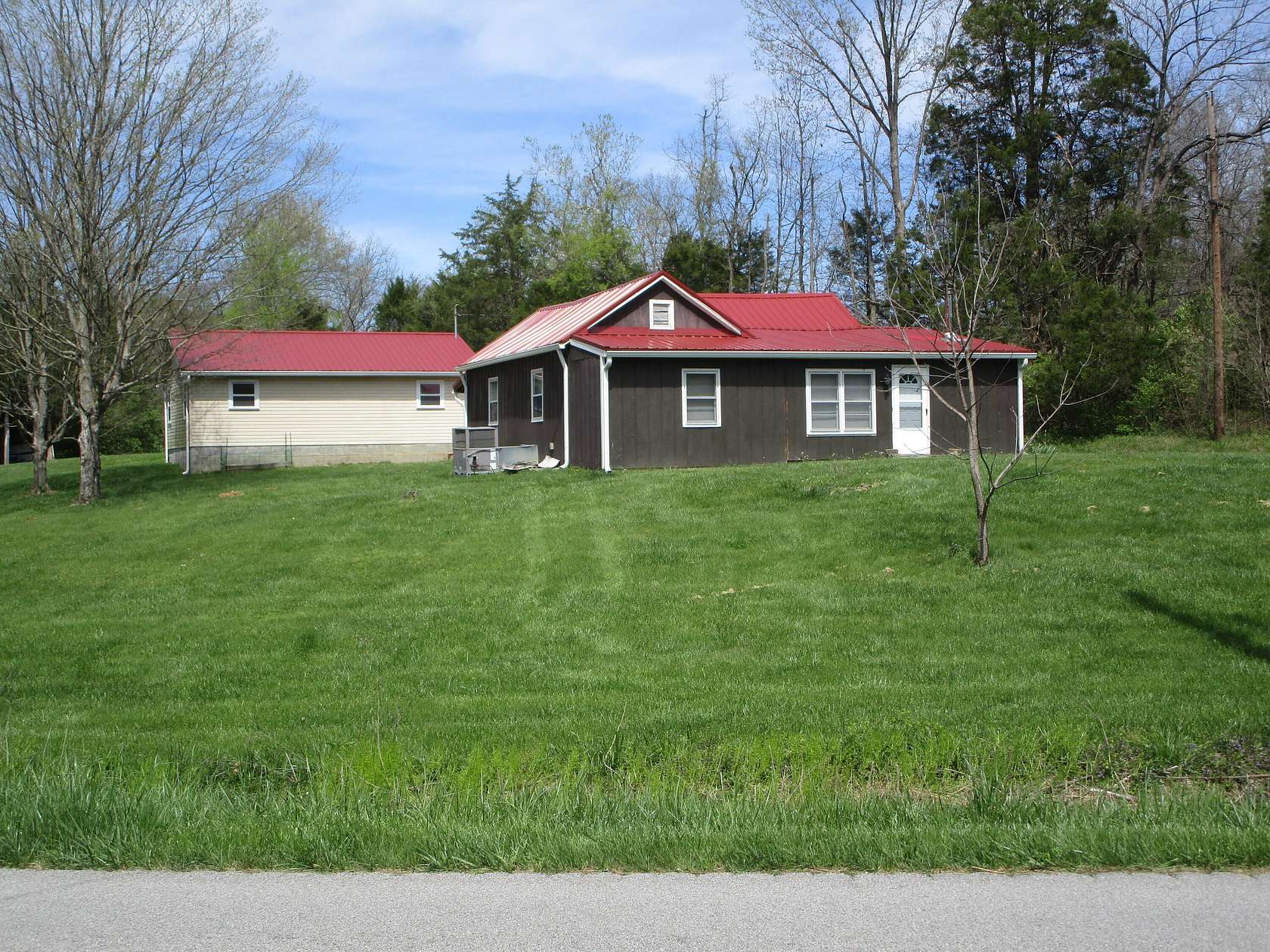 13.1 Acres of Land with Home for Sale in Frankfort, Kentucky