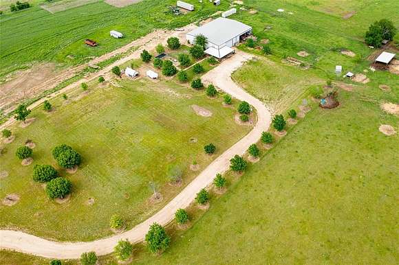 94 Acres of Improved Agricultural Land for Sale in Clifton, Texas