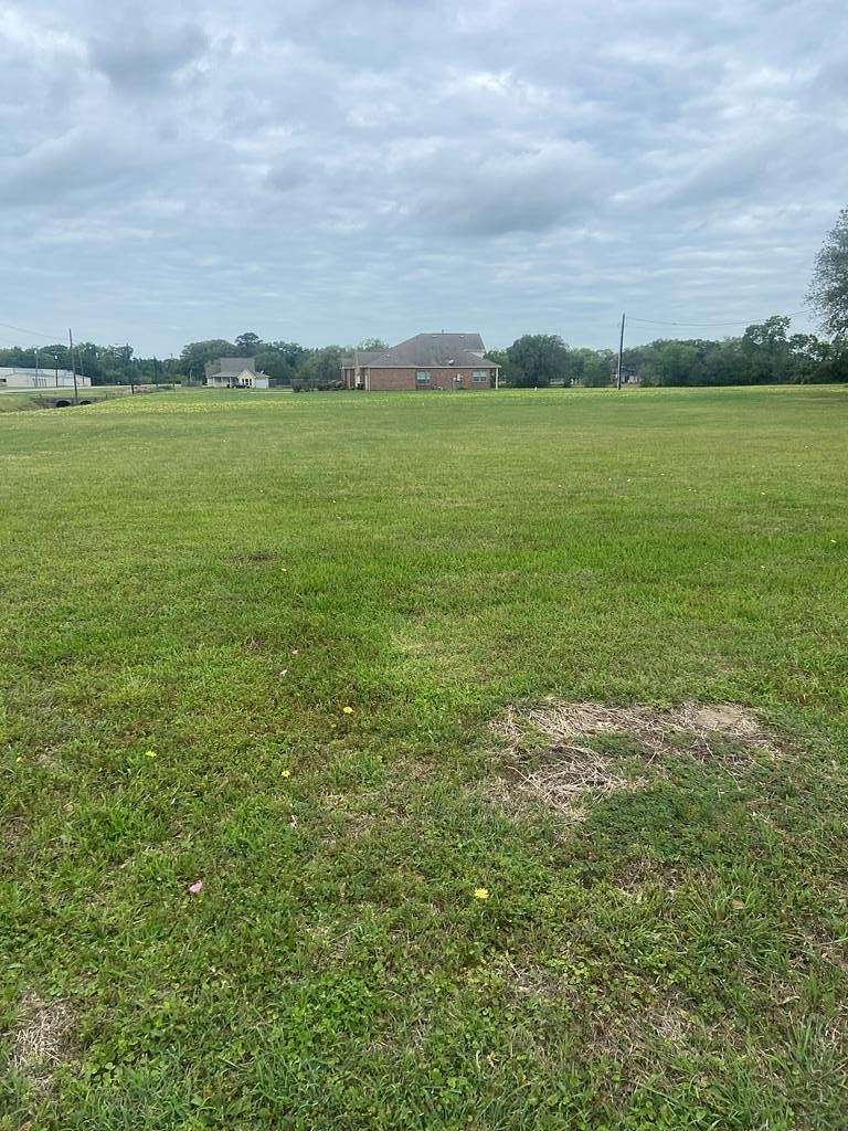 0.35 Acres of Mixed-Use Land for Sale in Bay City, Texas