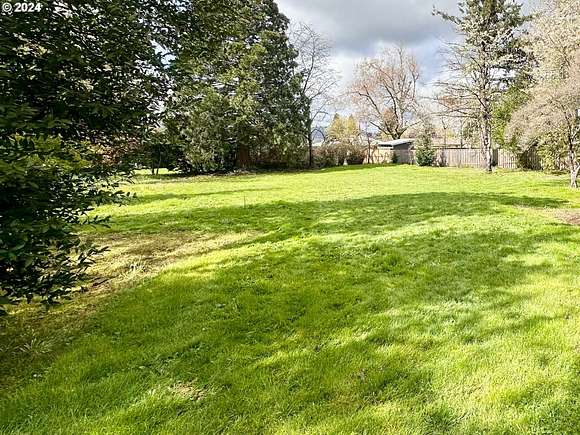 0.25 Acres of Residential Land for Sale in Milwaukie, Oregon
