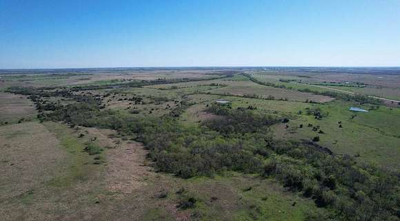 324 Acres of Land for Auction in Yates Center, Kansas