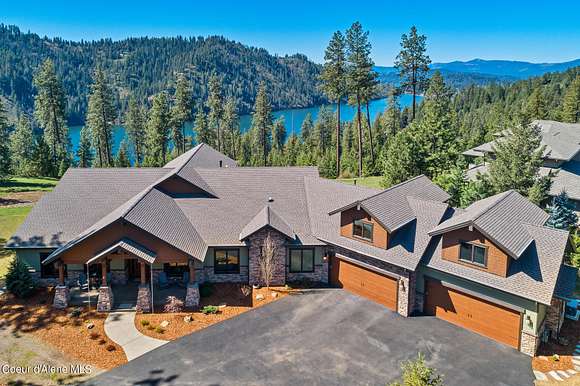 2.1 Acres of Residential Land with Home for Sale in Coeur d'Alene, Idaho