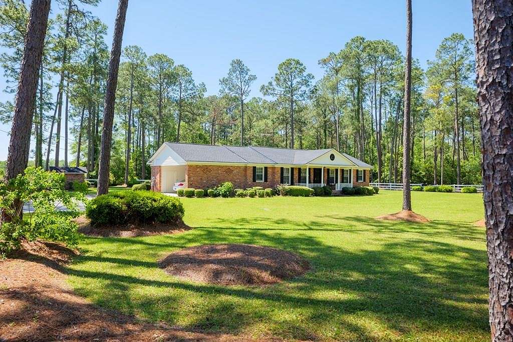 5 Acres of Residential Land with Home for Sale in Hahira, Georgia