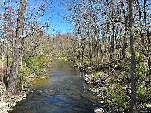 4.2 Acres of Land for Sale in Shawangunk Town, New York