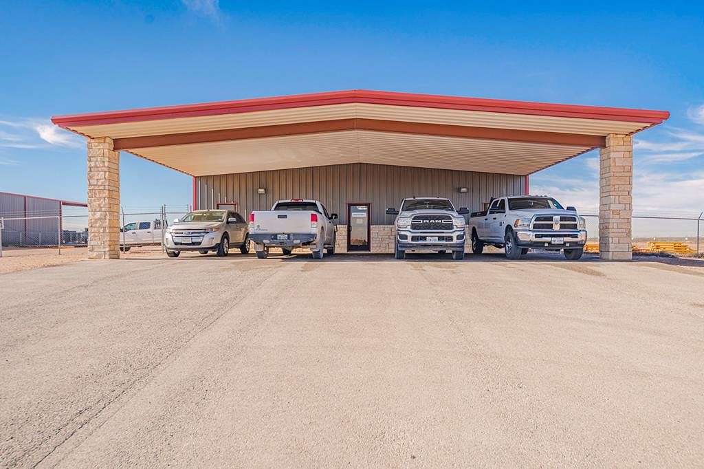 6.1 Acres of Improved Commercial Land for Sale in Midland, Texas