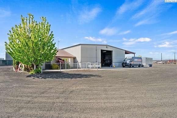 4.9 Acres of Commercial Land for Sale in Union Gap, Washington