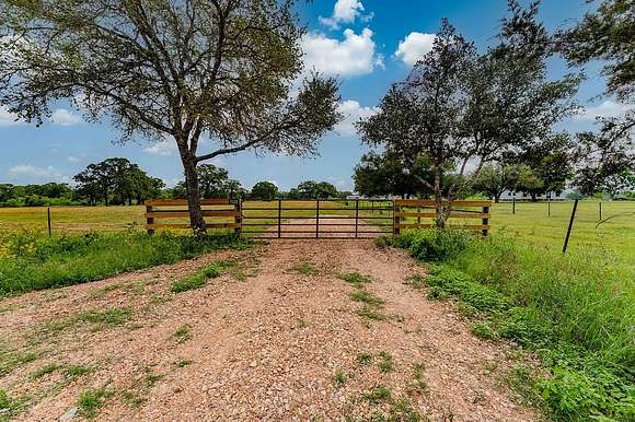 11 Acres of Land for Sale in Burton, Texas