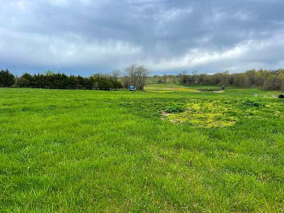 13 Acres of Recreational Land & Farm for Sale in Cantril, Iowa