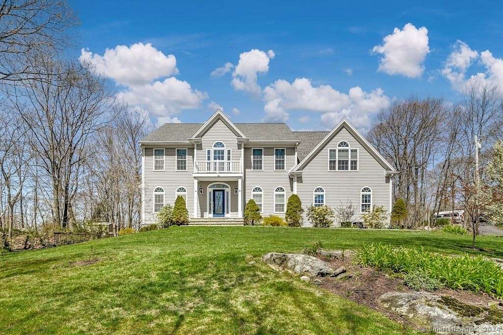 2 Acres of Residential Land with Home for Sale in Ridgefield, Connecticut