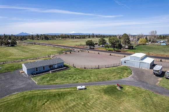 4.5 Acres of Residential Land with Home for Sale in Redmond, Oregon