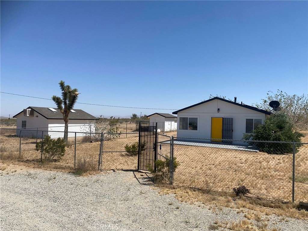 2.5 Acres of Residential Land with Home for Sale in Yucca Valley, California