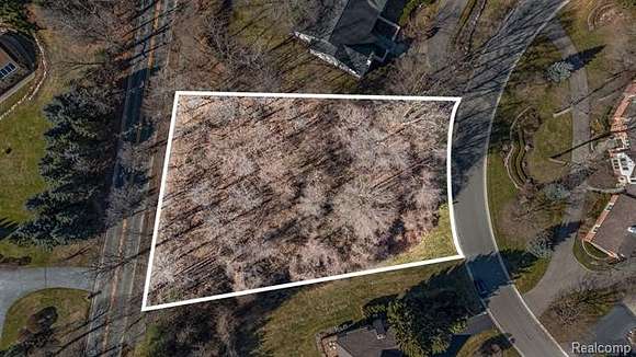 0.6 Acres of Residential Land for Sale in Bloomfield, Michigan