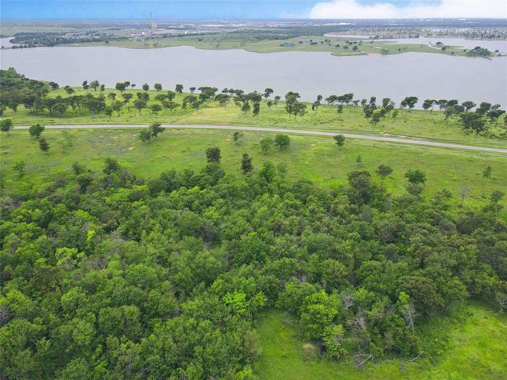 3.19 Acres of Residential Land for Sale in Corsicana, Texas