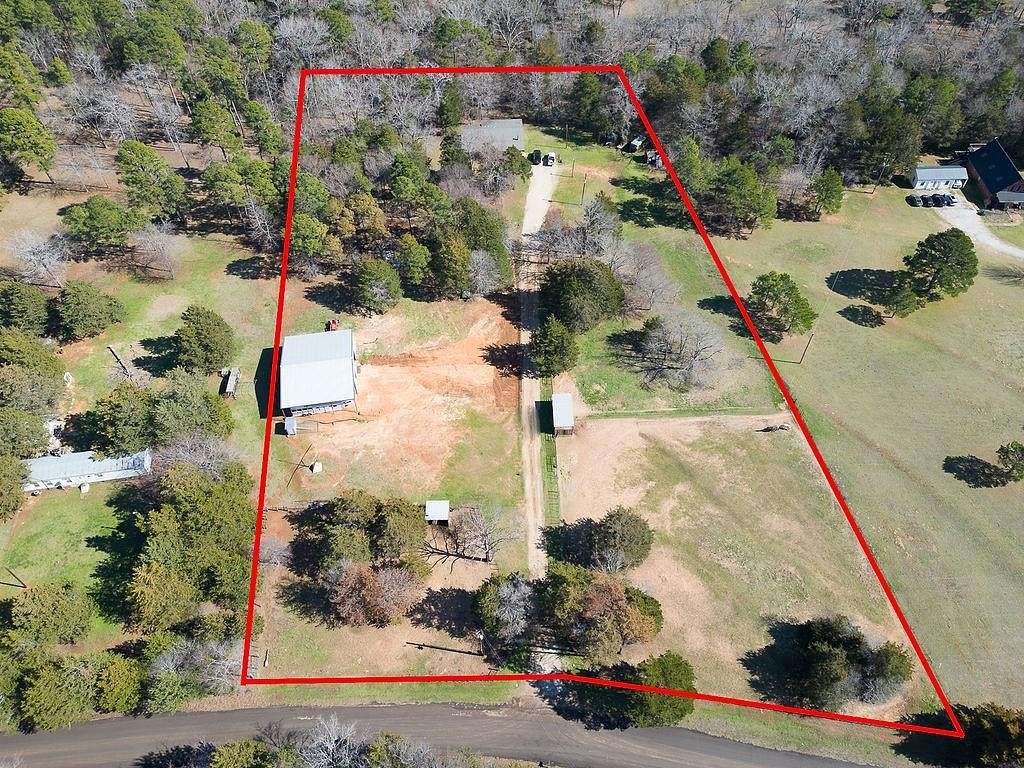 4.8 Acres of Residential Land with Home for Sale in Lindale, Texas