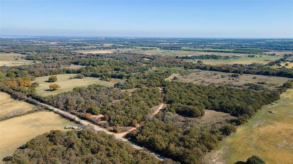 10 Acres of Land for Sale in Bridgeport, Texas