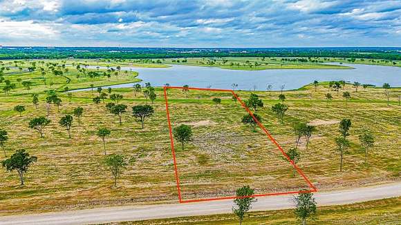 2.5 Acres of Land for Sale in Corsicana, Texas