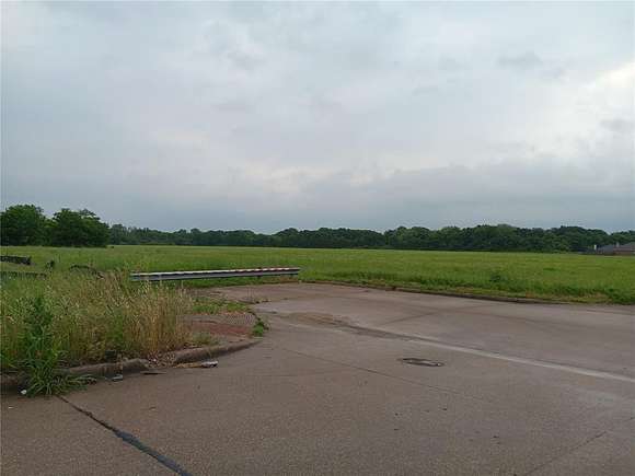 25.4 Acres of Land for Sale in Lancaster, Texas