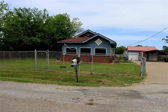 5 Acres of Residential Land with Home for Sale in Tulsa, Oklahoma