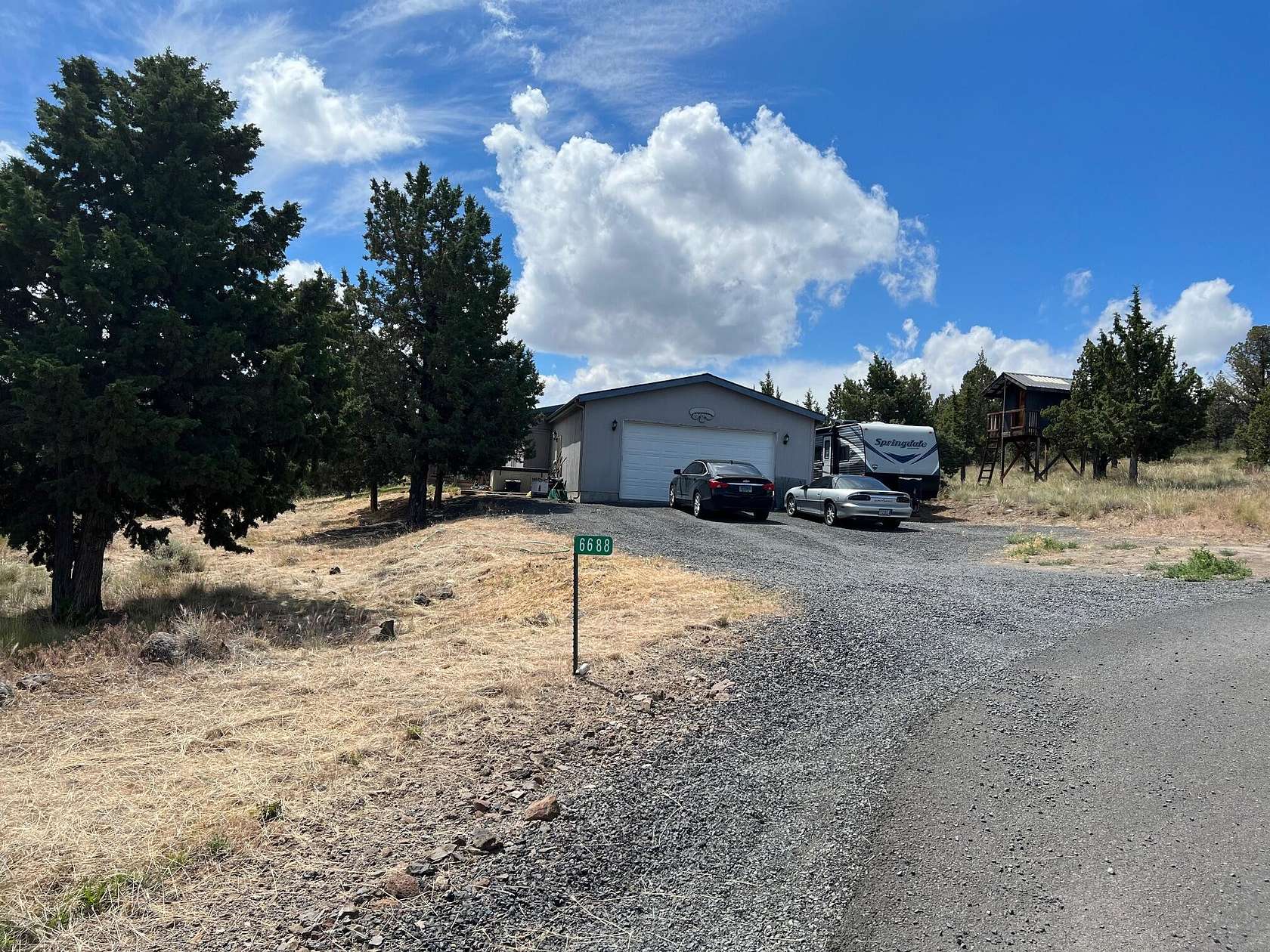 2 Acres of Residential Land with Home for Sale in Prineville, Oregon