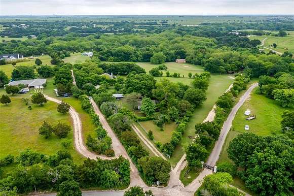 2.6 Acres of Residential Land with Home for Sale in Waxahachie, Texas