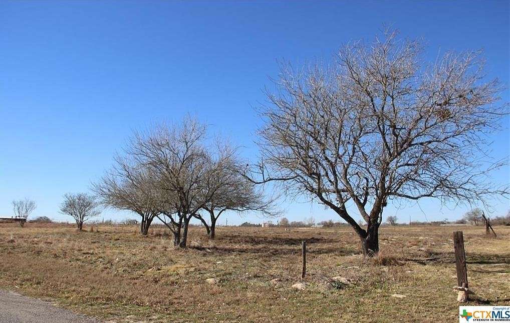 1.667 Acres of Residential Land for Sale in La Vernia, Texas