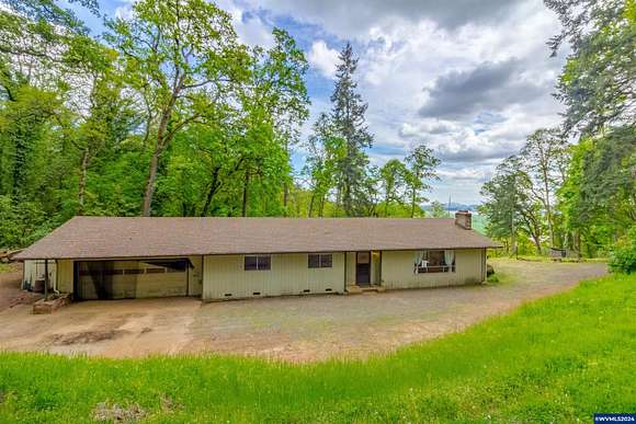 4.4 Acres of Residential Land with Home for Sale in Jefferson, Oregon
