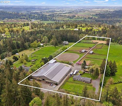13.1 Acres of Land with Home for Sale in Newberg, Oregon