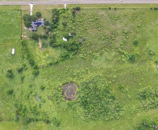 15 Acres of Land with Home for Sale in Retreat, Texas