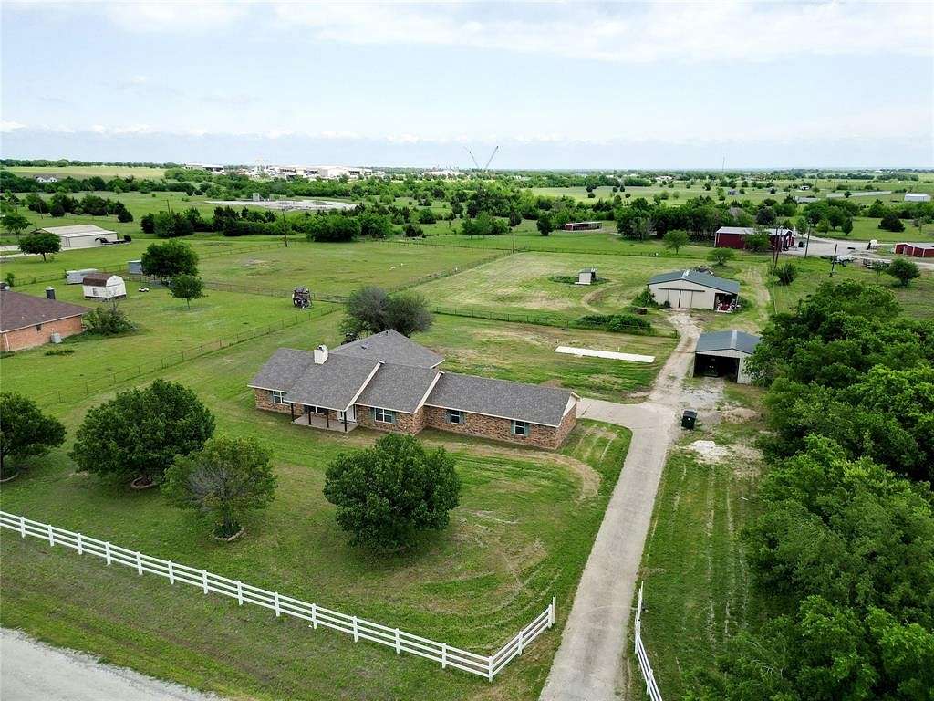 2.58 Acres of Residential Land with Home for Sale in Rhome, Texas