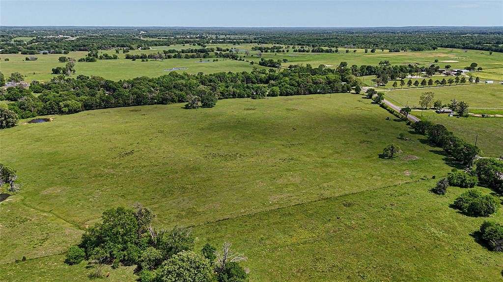 16 Acres of Land for Sale in Van, Texas