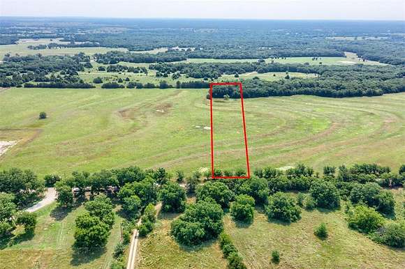 5 Acres of Residential Land for Sale in Whitesboro, Texas