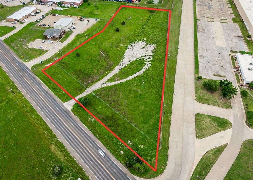 5.75 Acres of Commercial Land for Sale in Corsicana, Texas