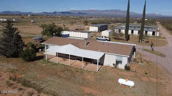 30.05 Acres of Agricultural Land with Home for Sale in Hereford, Arizona
