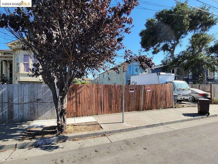 0.05 Acres of Improved Residential Land for Sale in Oakland, California