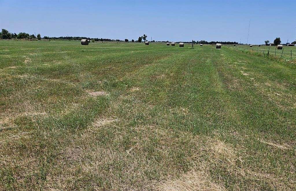 10 Acres of Land for Sale in Crescent, Oklahoma