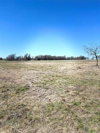 10 Acres of Residential Land for Sale in Hillsboro, Texas