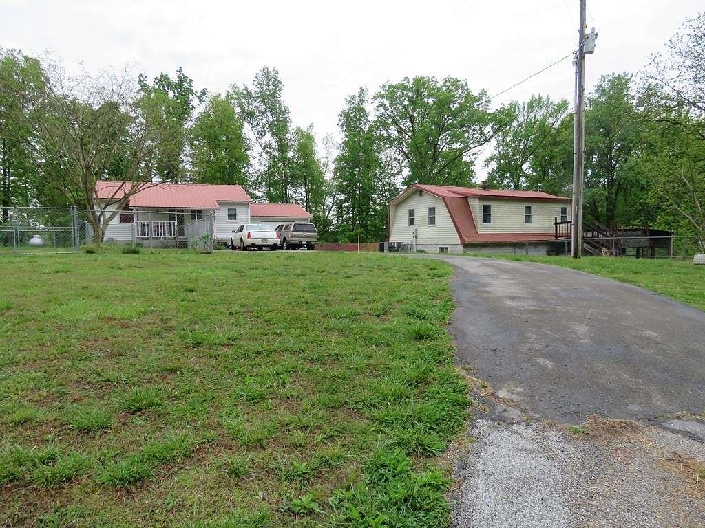 68 Acres of Land with Home for Sale in Baxter, Tennessee