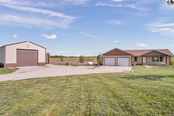 5.75 Acres of Residential Land with Home for Sale in Hillsboro, Kansas