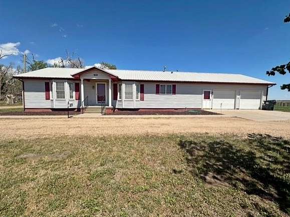 5 Acres of Residential Land with Home for Sale in Nickerson, Kansas