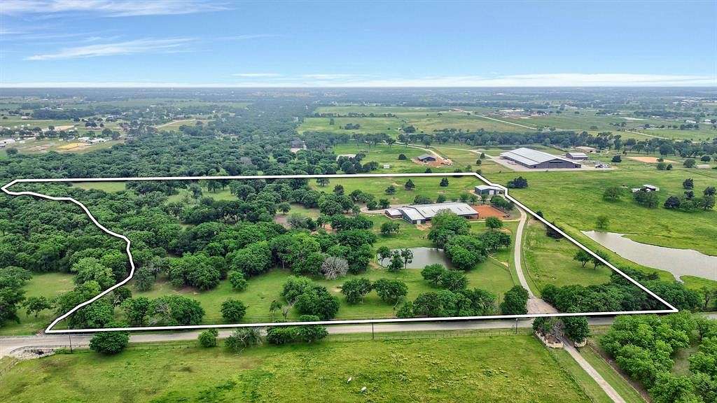 32 Acres of Agricultural Land with Home for Sale in Pilot Point, Texas